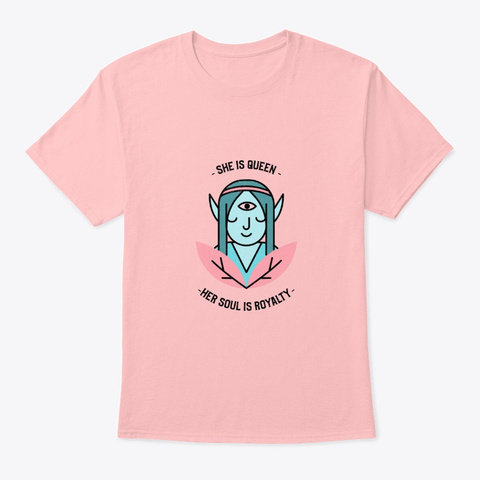 She Is Queen! Pale Pink áo T-Shirt Front