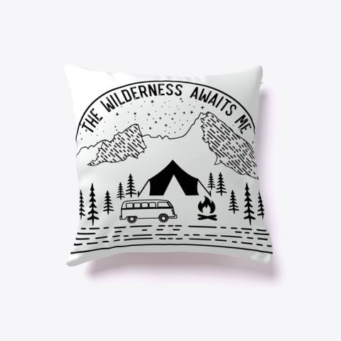 Wilderness Awaits Me Retro Camping Hikin Standard Camiseta Front